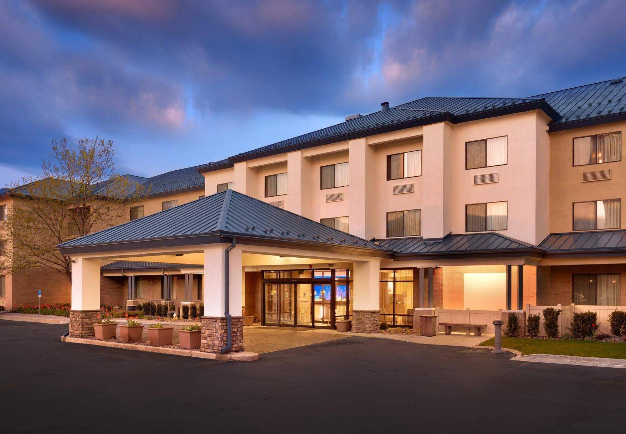 Courtyard By Marriott Salt Lake City Downtown Hotel Exterior photo